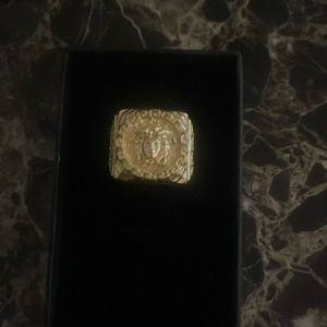 10k gold Greek head ring